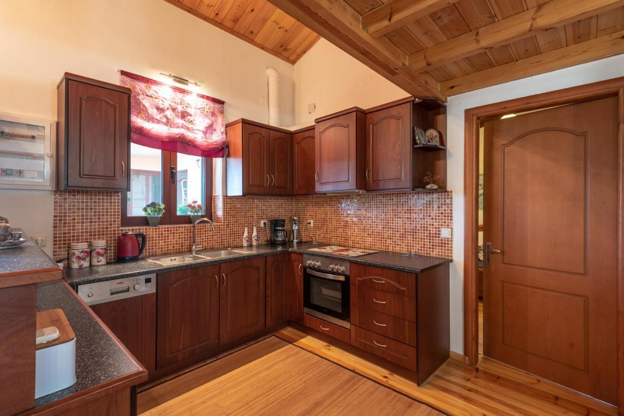 Vilkas Home Topolia Екстериор снимка